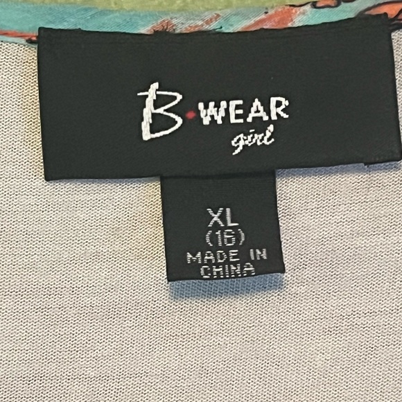 Flowing tank top. 16 year old - Picture 2 of 3